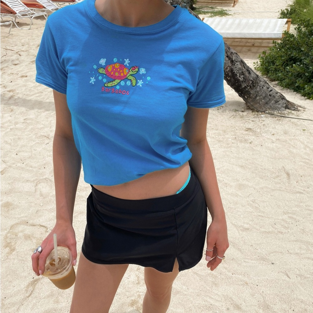 Blue Graphic Crop Top 🐢